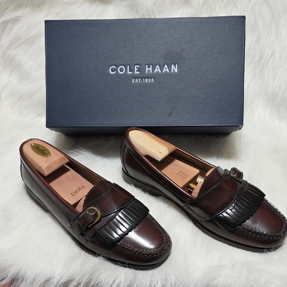 Cole Haan Size 9 Slippers Shoe Trees Included